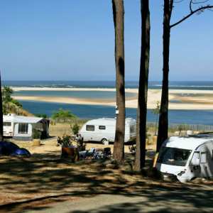 Camping-car et Caravane avec vue sur la mer